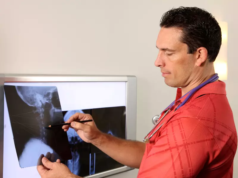 Chiropractic X-Rays Near Me in Natrona Heights, PA. Chiropractor For X-Rays.